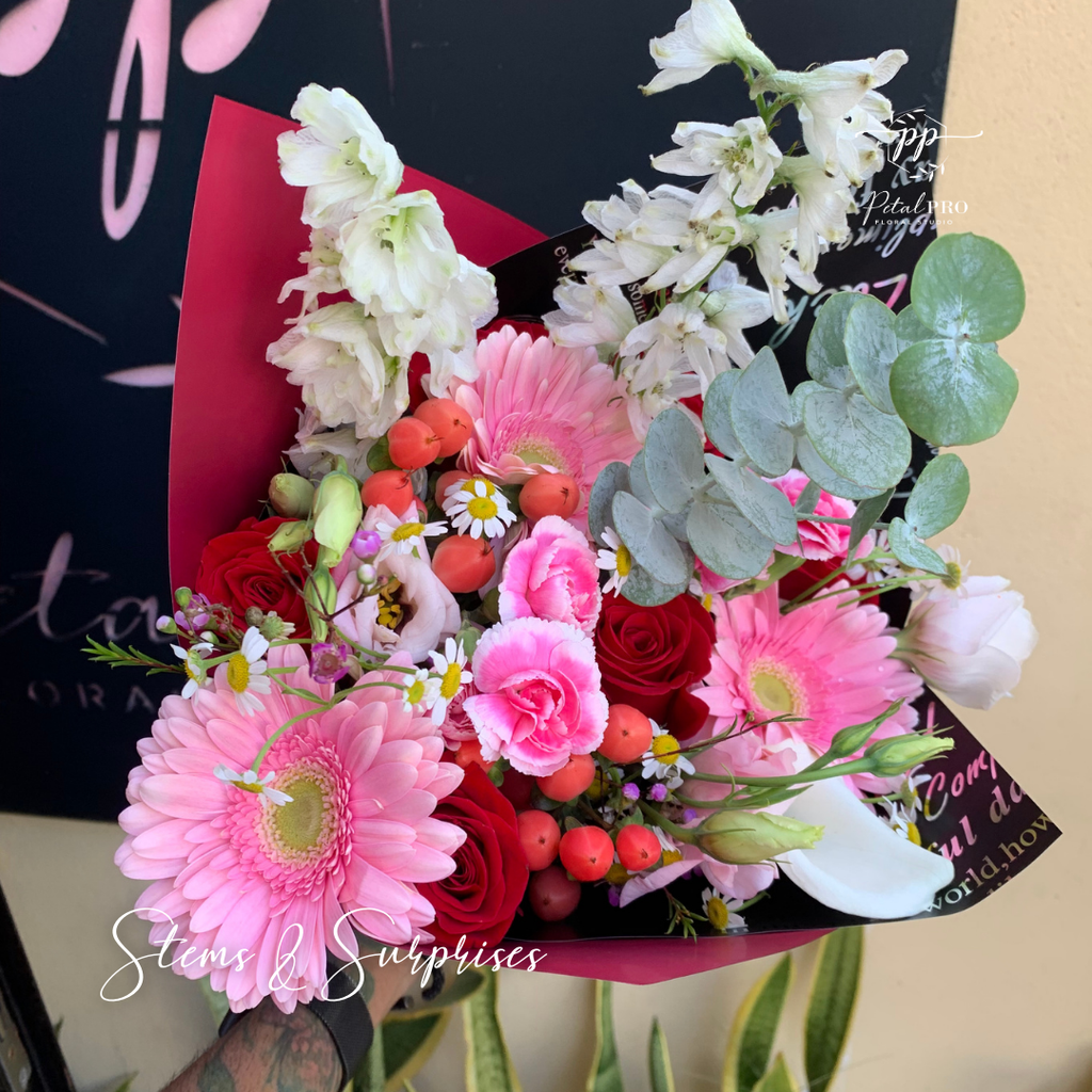 Floral Subscription - Stems & Surprises